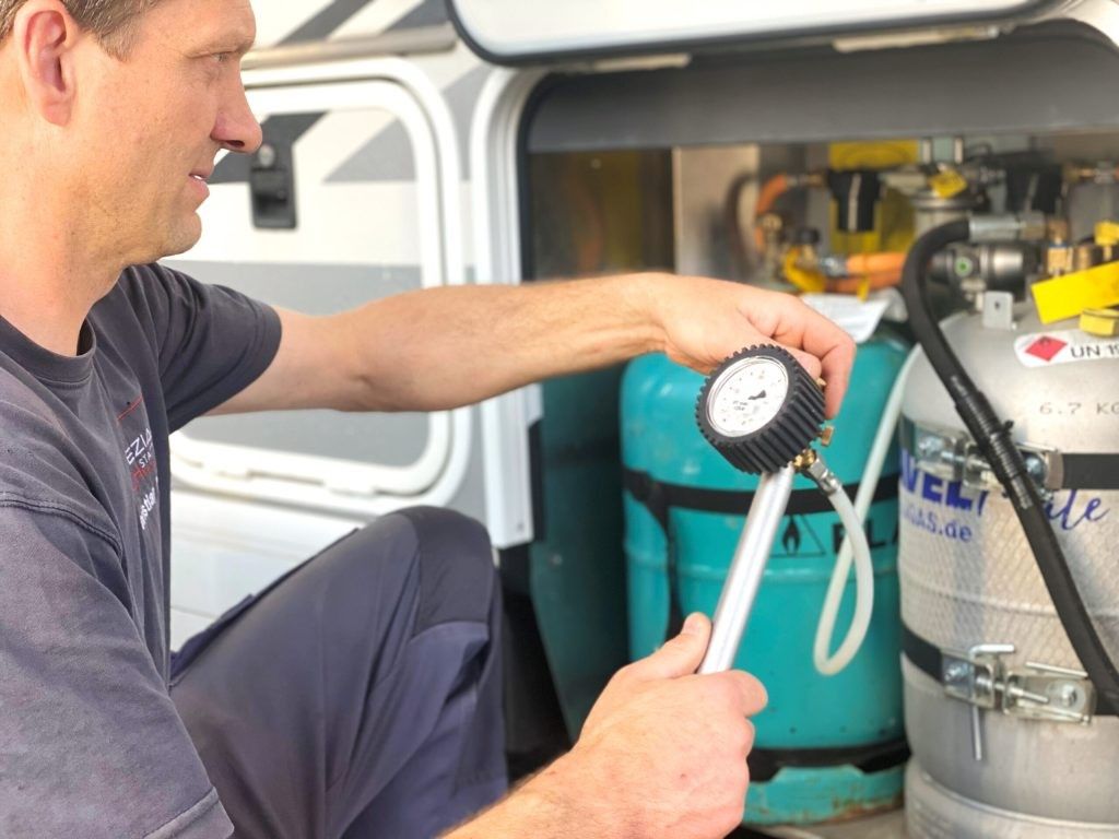 KampeerMagazine's tweet photo. Na enkele jaren afwezigheid introduceren Duitsland vanaf medio 2025 weer een verplichte keuring voor gasinstallaties in caravans en campers #apk #camptogo #gasinstallatie #keuring https://t.co/ow2zTJjDcF https://t.co/0YjY2oe76k
