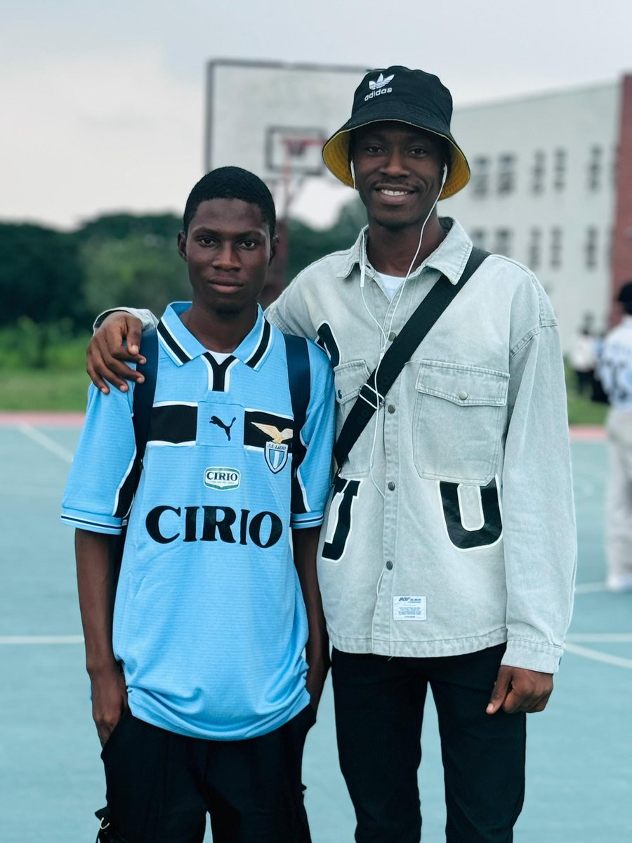 MubaraqAbayomi's tweet photo. Denim on Denim They called and I answered
#lastdaysinuni
#funaabfyb
#engineboys
#weareleavingsoon https://t.co/KW7E3P474i