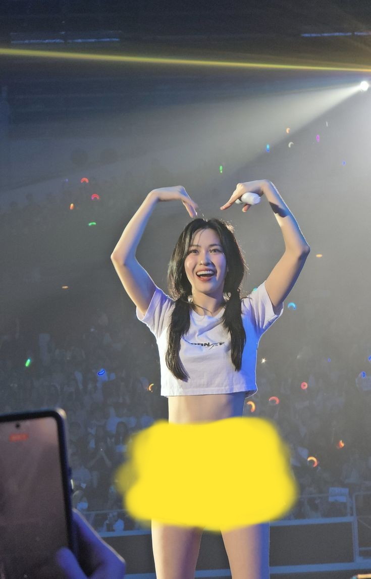 KpopGirlCensor's tweet photo. https://t.co/pMW0Qubn95
