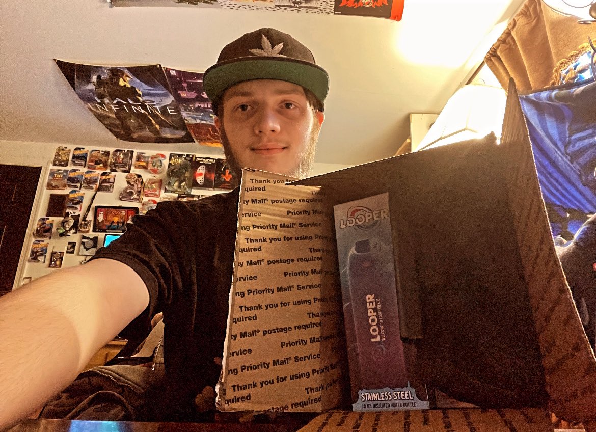 ITSOKTODIEtv's tweet photo. What’s good #StonerFam #LooperFam I hope everyone is having a super amazing day! I got a super banger #unboxing & #review cooked up for y’all ‼️😮‍💨🫡🥹💚

 Today we #Reviewing @thelooperverse #SuperLooper Abra Cadabra 1 gram super potent #disposable and it’s a 10/10 slapper 🪄😮‍💨🔥⛽️💚✅ Very smooth with great sweet weed flavor 😮‍💨🤤 Very nice sleek device! Crazy effects with a very nice head high and a creeper body high 😶‍🌫️😮‍💨🔥⛽️‼️Another super amazing looper product to add to the list 😍😱💯‼️⛽️

Thank you so much homies at the #TheLooperverse for the amazing package! Hella love homies! More reviews on the way 🫡😁 I hope y’all enjoy this #ReviewVideo 🥹 Big cheers and Major love Fam🥹💚🤗✅🍀❤️😶‍🌫️

#Mmemberville