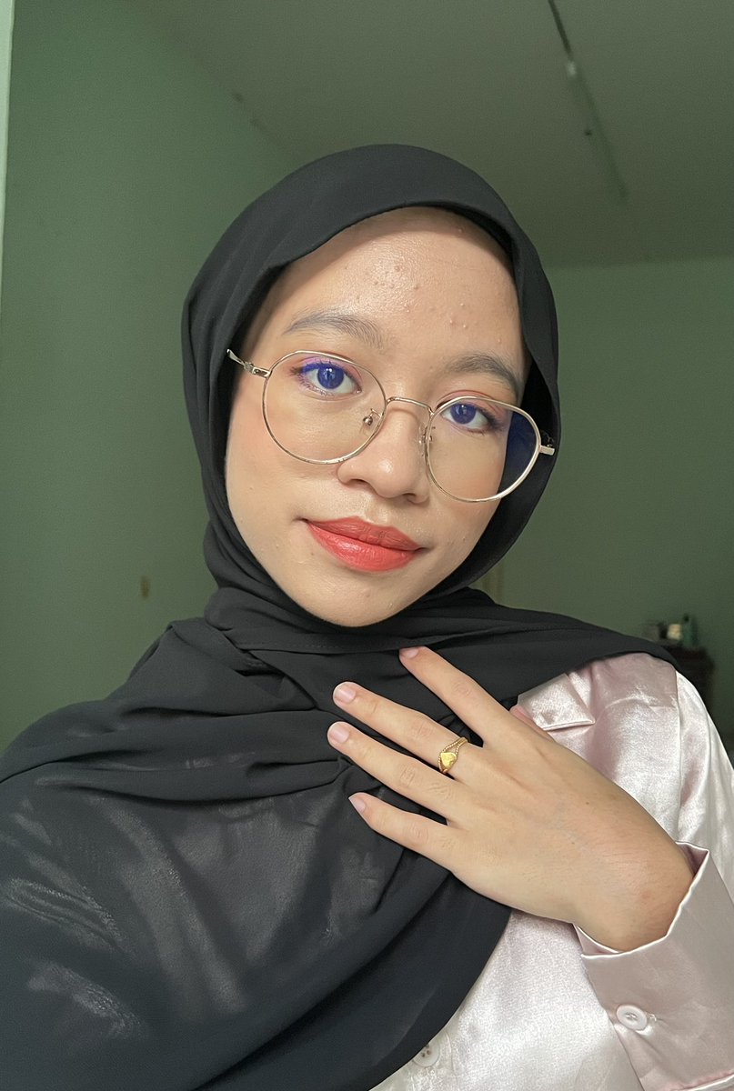 Omg I tengok ramai girls review this new Skintific cushion dekat Tiktok and FINALLYYYY get to try it myself!!

Specifically made for girlies with oily skin like mine. My makeup jadi less oily throughout the day. SLAYYY 💅🏻

#SKINTIFICMatteCushion #CushionCore