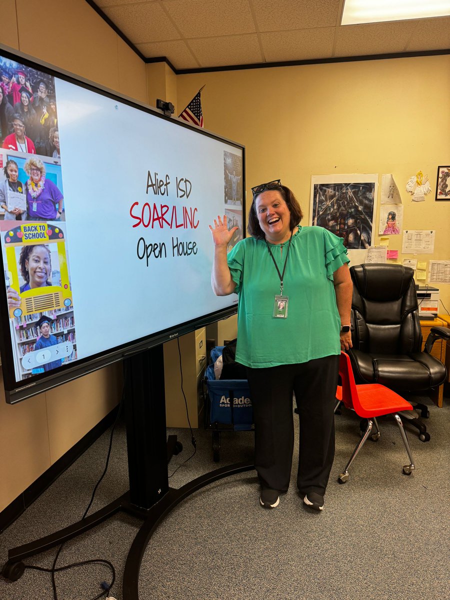 SOAR_LINC_NHS's tweet image. Today we held our SOAR/LINC/NHS Open House for our high school counselors. The relationships and communication with them is essential in helping our students succeed! Thanks for stopping by. #latergram #VamosSOARLINC #WeAreAlief #goodstuff