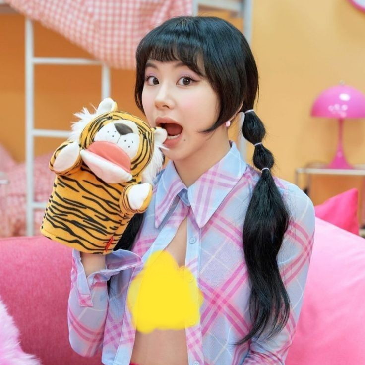 KpopGirlCensor's tweet photo. Cha3y0ung Twice
#kfap https://t.co/gyrvrvr9hX