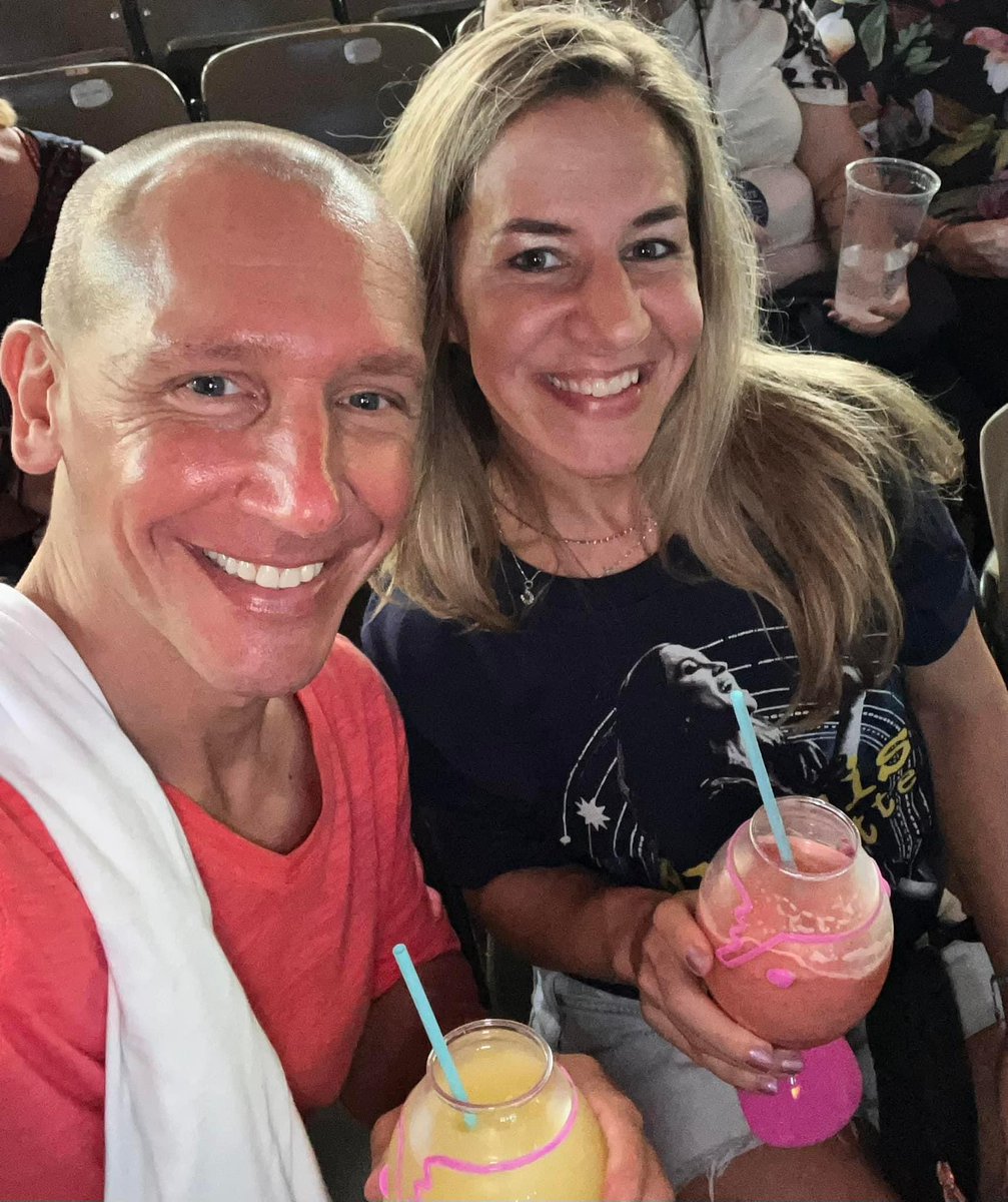 DaveKich's tweet photo. Awesome night @BlossomMusicCtr with @thingsbymelanie!  @Alanis &amp; @joanjett were incredible!  One of the best shows I’ve seen! https://t.co/jjkfLVEv3b