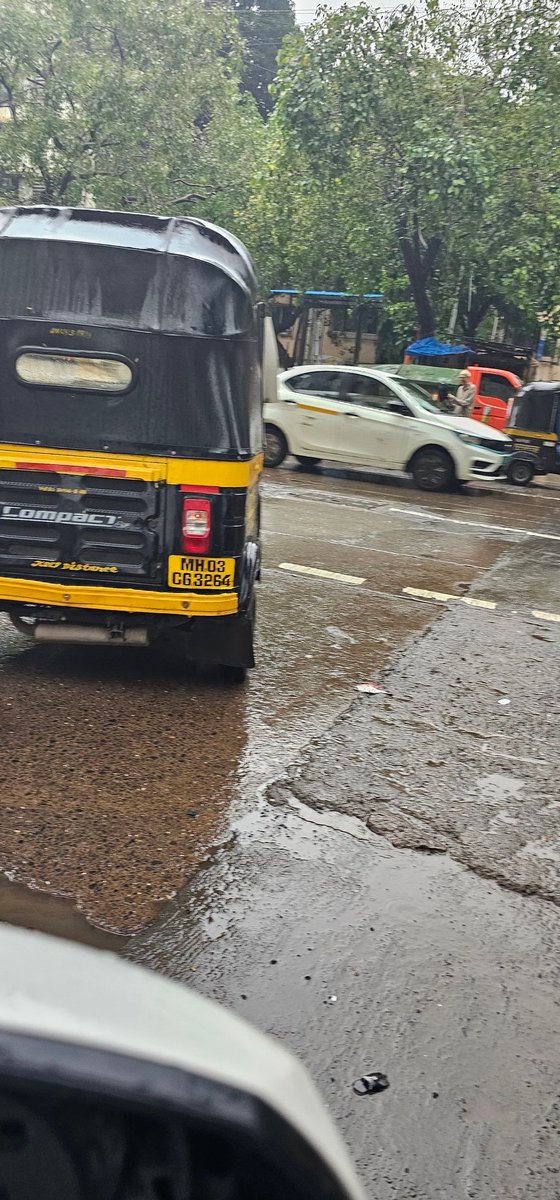 Satttak's tweet photo. Run around police stations for complaints pls update on action taken as such msd people may harm someone they are not humans but pure criminals. The photo shows the number clearly and rest from any cc tv can be captured https://t.co/ORYIeTpIew