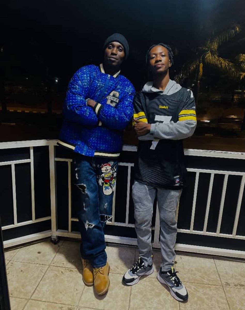 EmelyWoodrow's tweet image. What Song Is This ntabeshye

I can’t wait « #MillyBandana El Gringo Green P  🔥
#Pfla ☄️
#Kemozera 🔥
#papaCyangwe☄️
#Fireman🔥

PAPA CYANGWE 2nd Song from His 2nd Album is coming Out #Icyonzicyo Bull ntabuvandimwe agira iyo uhemukiye umuntu areba 

2024 HIPHOP IS BACK