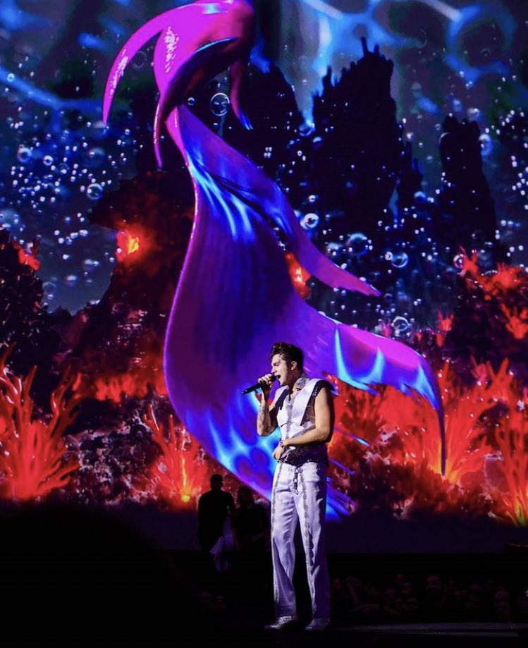 updateluans's tweet photo. 🚨 MEU DEUS! Confira as primeiras fotos oficiais do cenário imersivo do “Ao Vivo na Lua”, novo projeto audiovisual de Luan Santana. https://t.co/uWCfBdaTzB