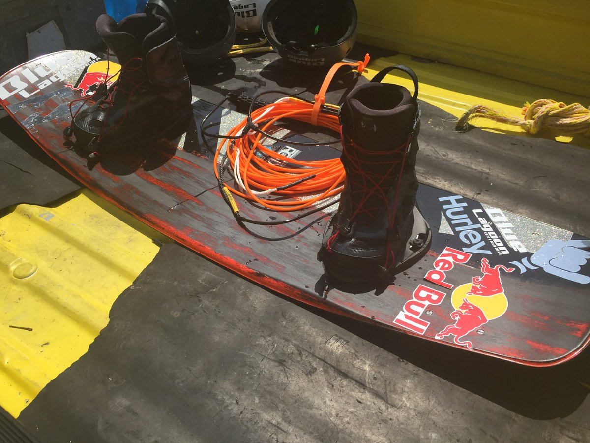 rennouta's tweet photo. 今日は天気、風、良好⭕️

#RONIX
#ウェイクボード https://t.co/9WLOINSi6C