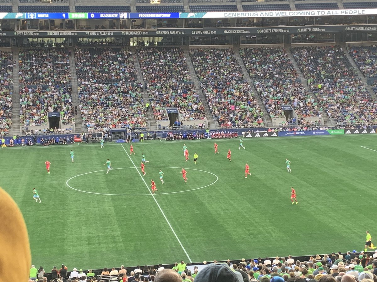 gbellseattle's tweet image. Another enriching @uw_ial day and night, this one at another Sounders win—after the current cohort learned tips from past grads @willgulley_ Sam Jabara and @LuisCarmona37 #PayItForward #FootStomp