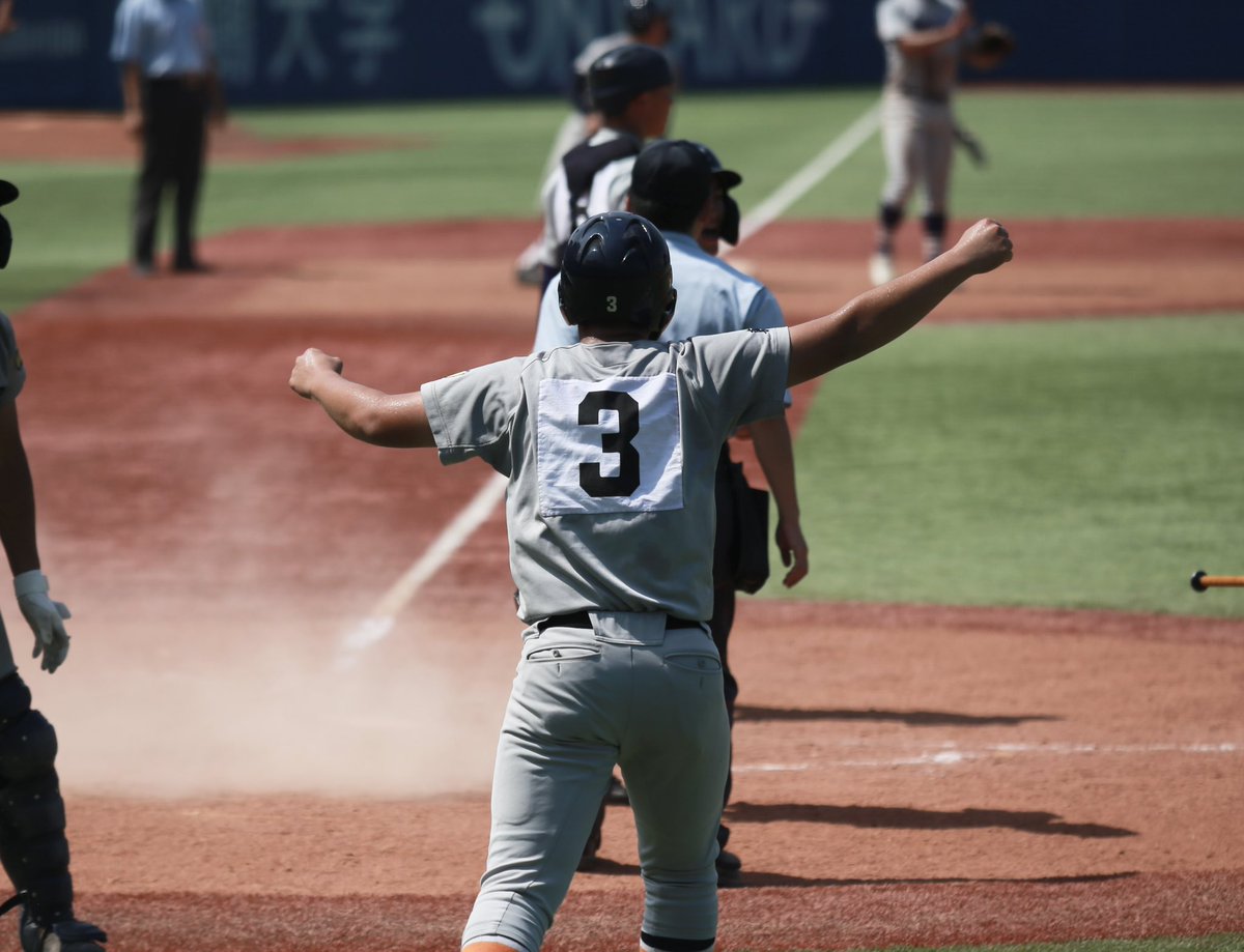 ___89photo's tweet photo. #第106回高等学校野球選手権大会 

#明大中野 vs #東亜学園

2-4

2点タイムリー https://t.co/hRDEBOSqTC