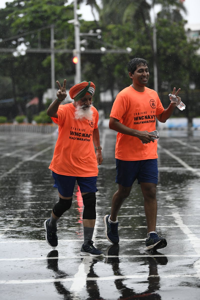 IN_WNC's tweet photo. Flagging Off in style!
RAdm CR Praveen Nair, #FOCWF, unveiled #WNCNavyHalfMarathon2024 logo & flagged off first promo run. The scenic Marine Drive promenade, peppered by a stiff monsoon breeze & occasional showers, served as an apt backdrop for the run which saw 300 enthusiasts. https://t.co/m7xSrIkXX4