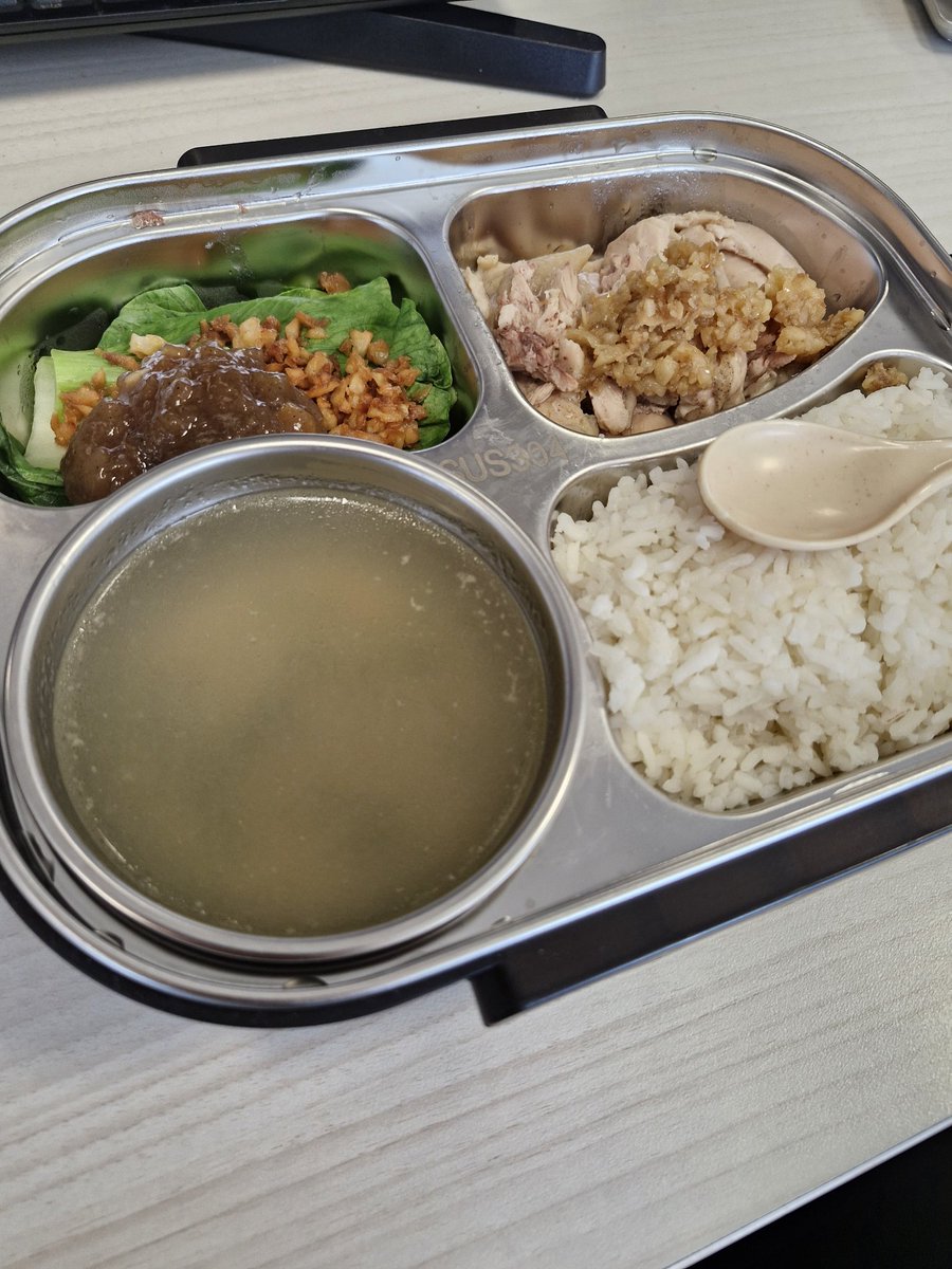 FHasiolan's tweet photo. Today's lunch, Nasi Ayam Hainan, specially made by my wife @revitambachri https://t.co/pVfyZR3F9G