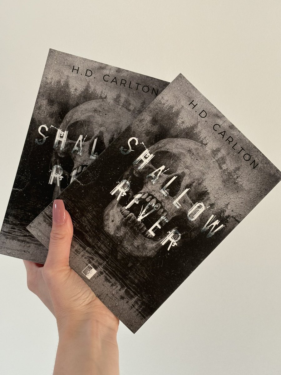 topateraa's tweet photo. #shallowriver 🖤
18.07.24 ~ witam was w tym pięknym dni, jakim jest premiera mojej cudownej River i mojego cudownego Mako. historia dwójki bohaterów, którzy stali się dla siebie ukojeniem. historia River, która zanim dopuściła do siebie Mako, przeszła najpierw samą długą + https://t.co/DkXreO52kq