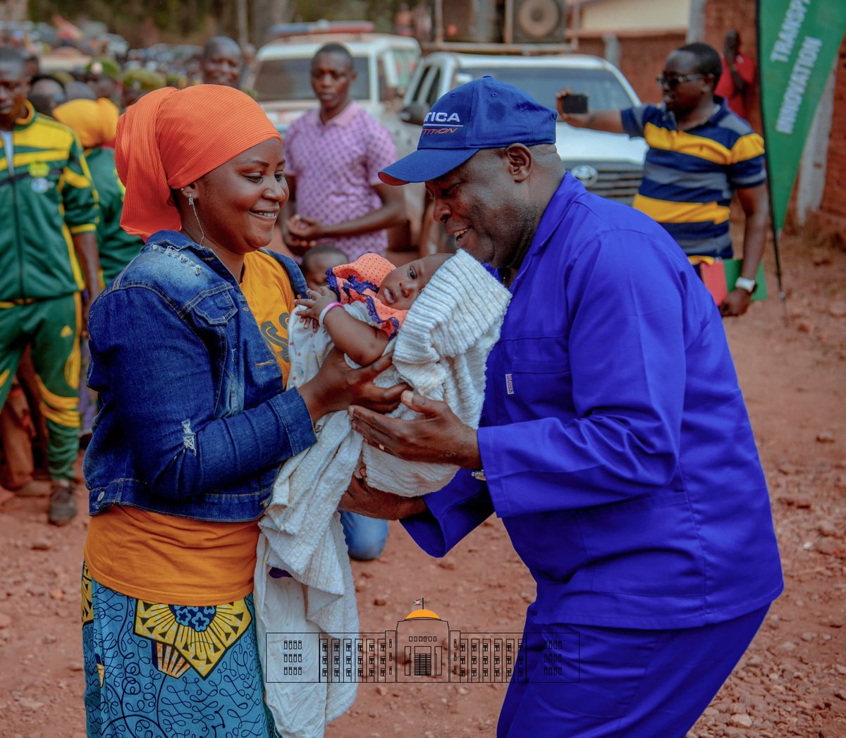 Umoja_Ni_Nguvu's tweet photo. #Burundi 🇧🇮🇧🇮
Asiga #urukundo #amahoro n'#umunezero aho aciye hose! Turamukunda kandi cane, ni Se Barundi koko, umuvyeyi wacu 💕🇧🇮🚀. https://t.co/jz866xuCg3