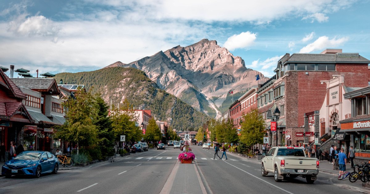 RTBTours's tweet photo. Join our #Banff Tour and explore the breathtaking and inspiring scenery that Alberta has to offer. Featuring full commentary from our knowledgeable driver/guides, travel with us for a truly unique experience.

For more info and to book: https://t.co/sUmaRoBLs5 https://t.co/pLA4Qdmk1t