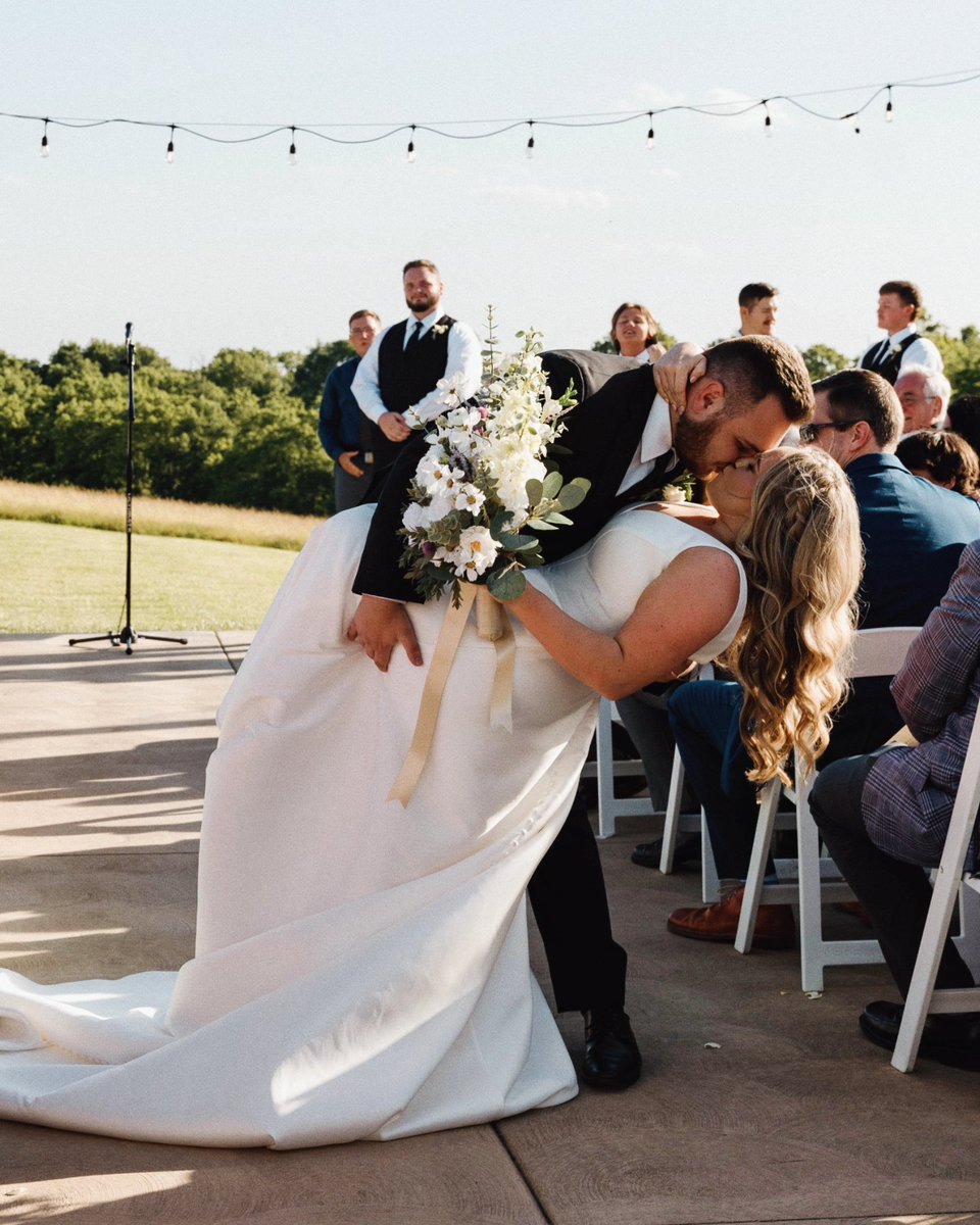 AmandaGMilner's tweet photo. To love, laughter, and their happily ever after 🤍🥂💍🥰 You looked like a princess! XOXO https://t.co/wRpmk3p64i
