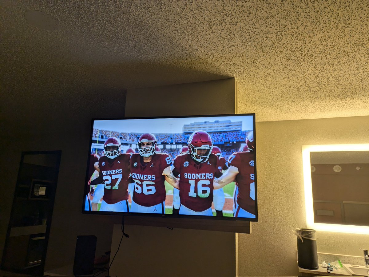 Dukestake's tweet photo. After dropping the first two games in the series, your courageous author turned to Casey Thompson to lead the Oklahoma Sooners to a decisive victory over @JeffHowe247 and his Longhorns. Everyone loves a good comeback story. https://t.co/ILsiphdC1B