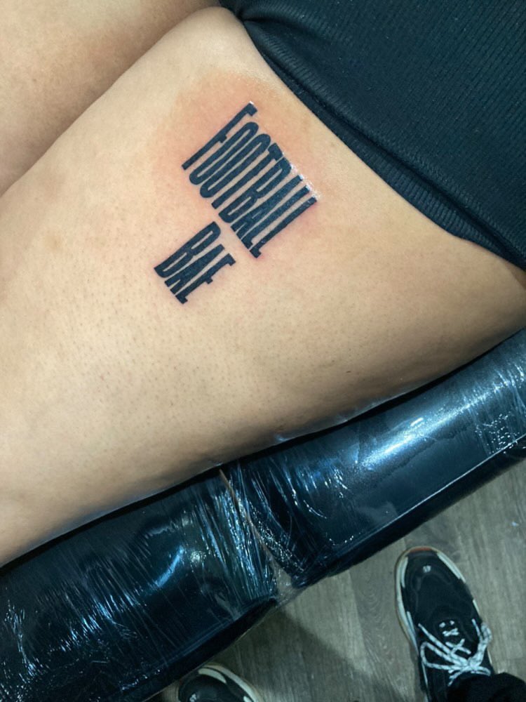 thefootballbae's tweet photo. in honor of National Tattoo Day 😜🏈 #footballbae #NationalTattooDay https://t.co/hqjbHou3D8