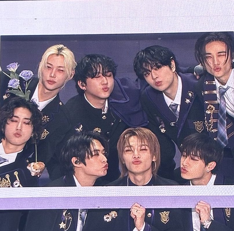 dailyinnieluv's tweet photo. my 8 stray kids forever ❤️‍🩹❤️‍🩹 https://t.co/y2JZffRFO8