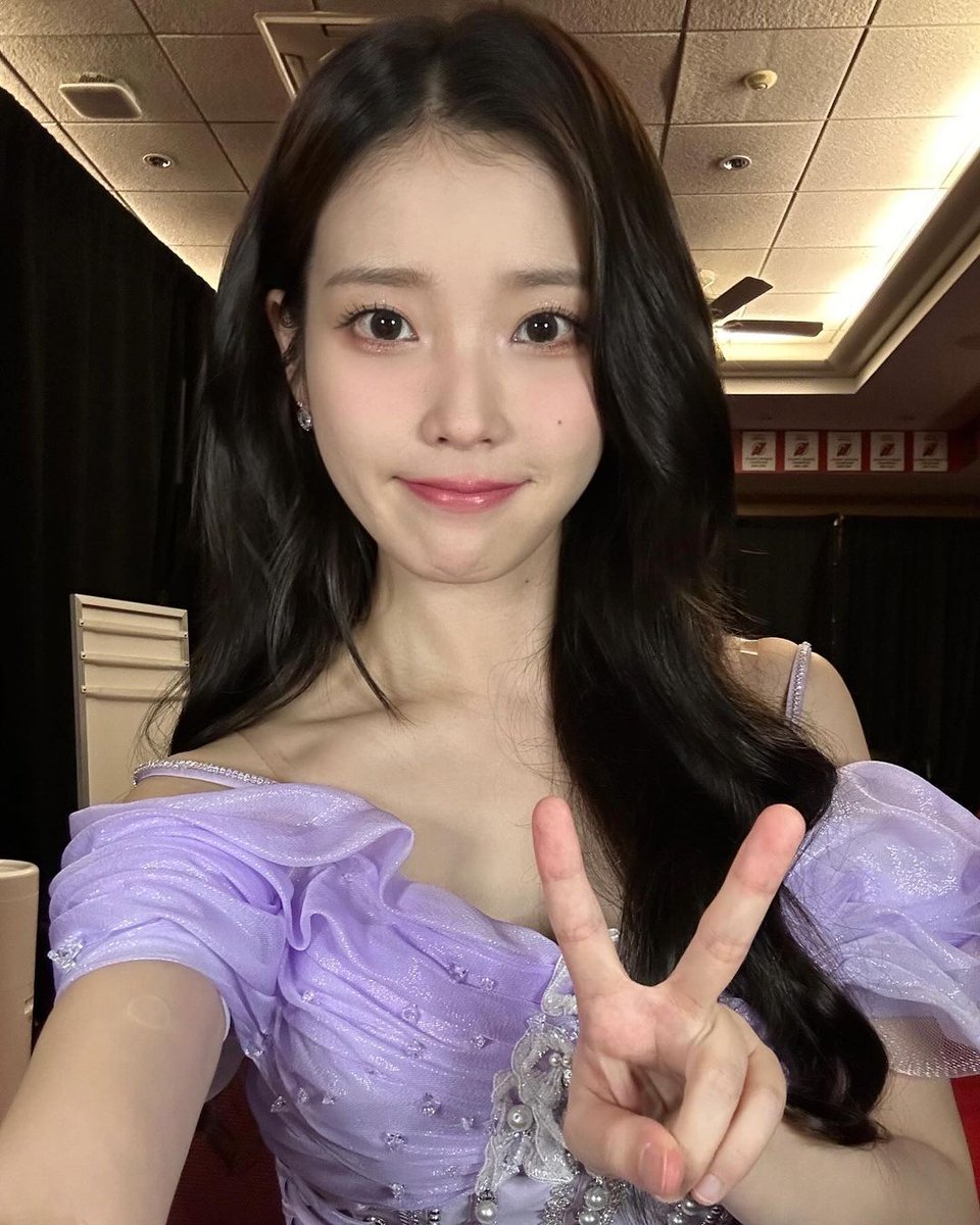 _IUstagram's tweet photo. 뉴애나 덕분에 월요일이 좋아졌어🥴
헐콘 in NEWYARK💙 https://t.co/25WcSVvu2d