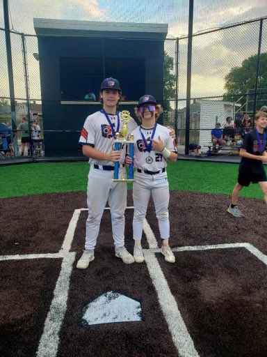 Dylan Thompson tweet media