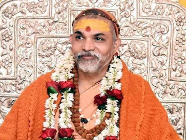 जोशीमठ के शंकराचार्य स्वामी अविमुक्तेश्वरानंद का वीडियो वायरल जिसनें वो कह रहे हैं सरकार जाति का प्रमाण पत्र देती है. 30% मार्क्स लाने वालों को नौकरी दे देती है और 80% लाने वाले वालों को पीछे कर देती है ?

स्वामी अविमुक्तेश्वरानंद ने वर्ण आश्रम व्यवस्था में कोई समस्य नही है.