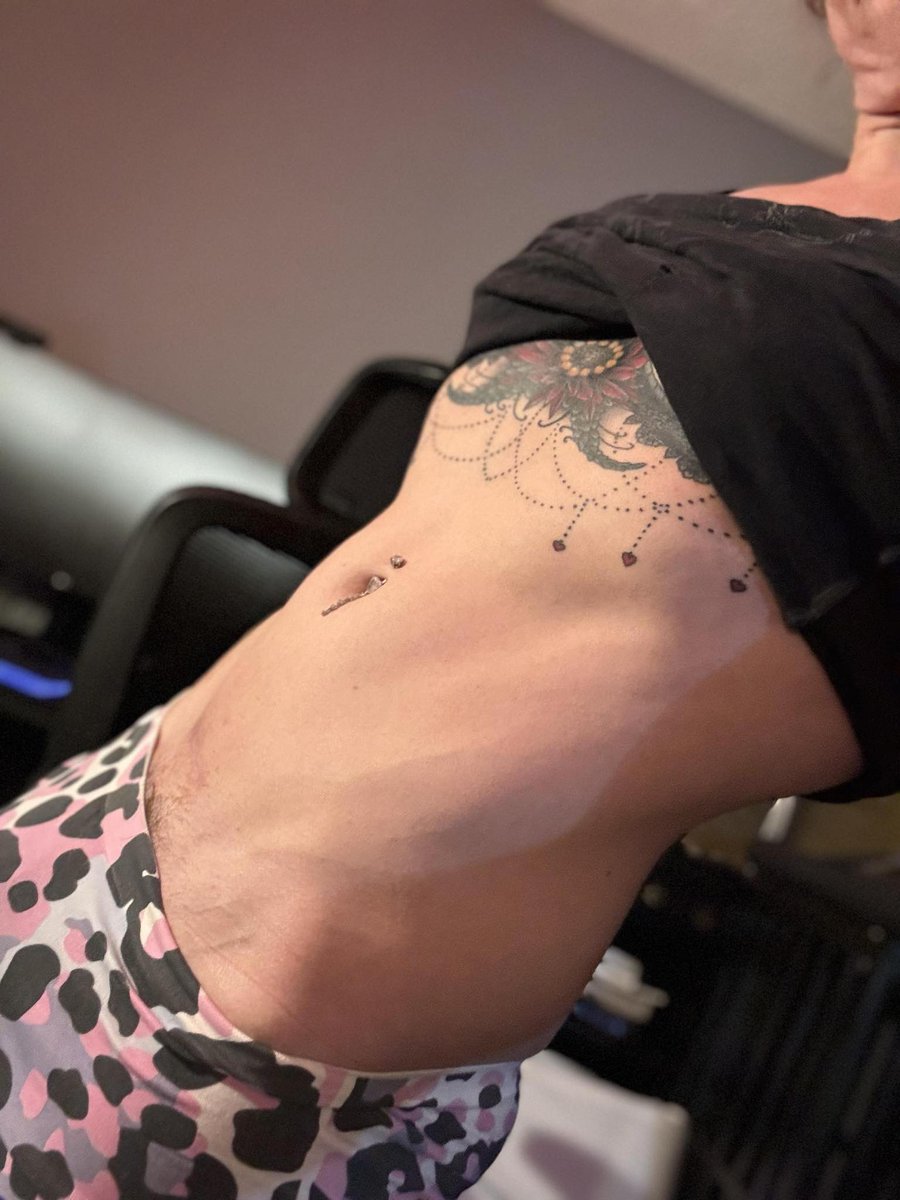 Meow, what do you think about girl abs?
