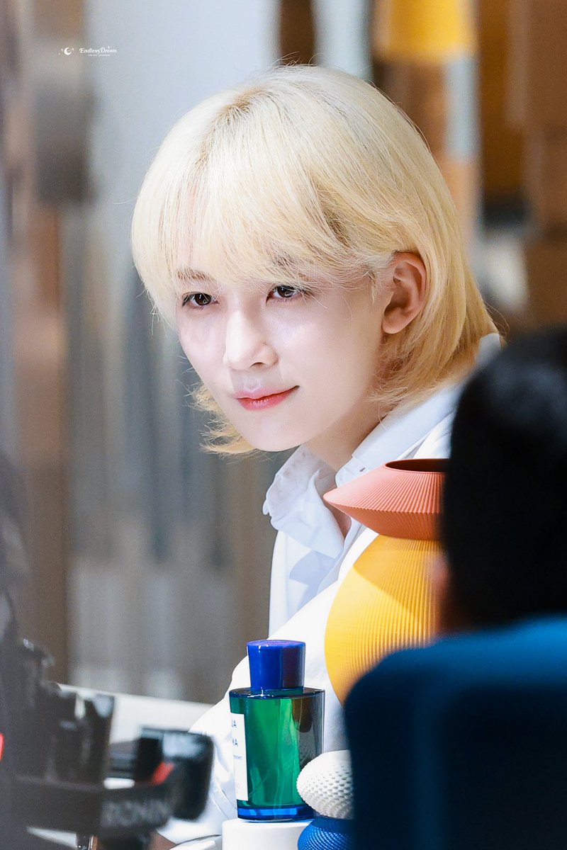 EndlessDream95's tweet photo. 240718 Acqua Di Parma HD

#정한 #윤정한 #JEONGHAN
#ジョンハン 
#세븐틴 #SEVENTEEN https://t.co/ivI0HadTVU