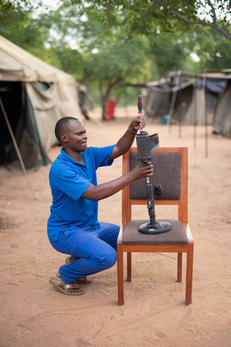 herorats's tweet image. In #Zimbabwe, our teams clear mines in the Sengwe Wildlife Corridor. With U.S. Government 🇺🇸 support, APOPO cleared nearly 2 million sqm in 2023, destroying 4,608 landmines and boosters. Averaging about 10 landmines a day!

#demining #MineFree #SavingLives #BadRabbitStudio