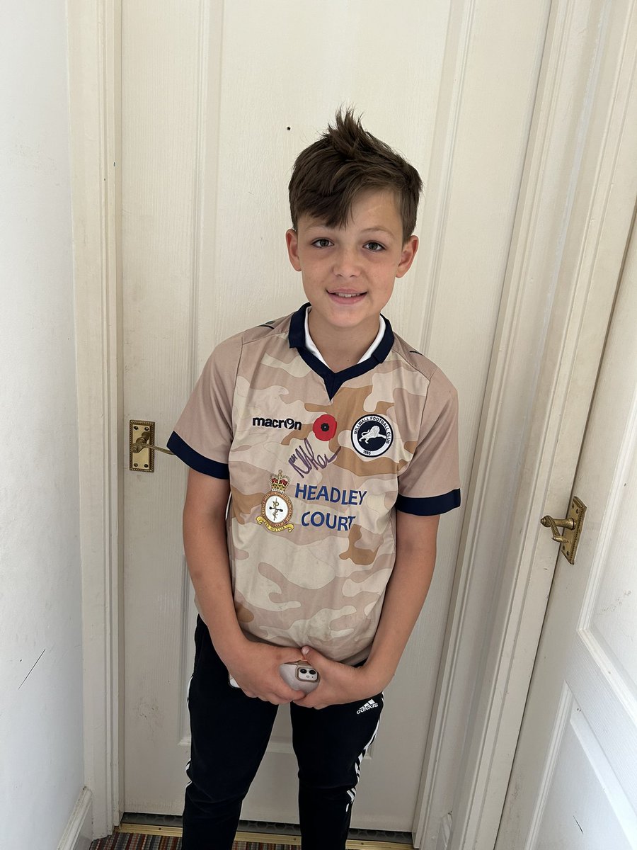 northernburd's tweet photo. Todayโs is an easy one !! Guess the season for todayโs kit (for the record what a kit!!) ๐น same as yesterday first prizeโฆ some sunshine โ๏ธ and just being a clever lion ๐ฆ #millwallfc @MillwallFC @zampathelion Charlieโs is also signed by the big man #neilharris https://t.co/FDeDShnLbS