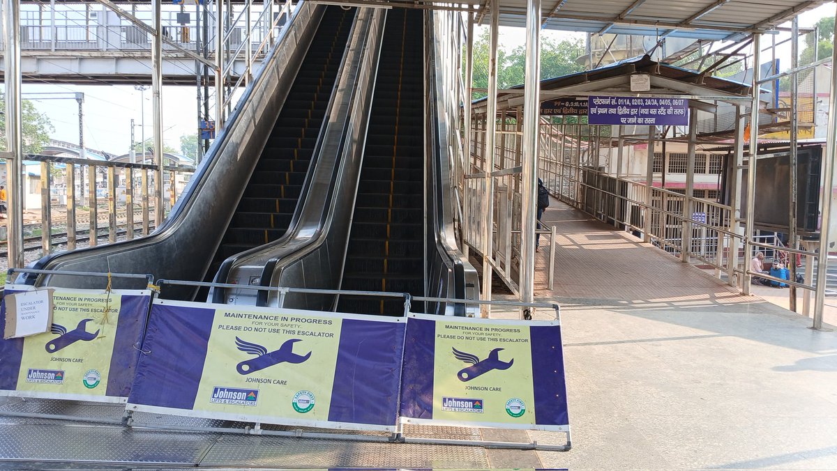 Today At Mathura Railway station arround 7:00am none of the escalators were working.. Railway authority please look into this matter.

Many time escalators and lift won't work. 

<a href="/DRM_Agra/">DRM Agra</a>
<a href="/RailMadad/">RailMadad</a> 
<a href="/RailwayNorthern/">Northern Railway</a> 
<a href="/mrtiznlonglive/">Mathura Cantt Railway Station Union</a> 
<a href="/RailMinIndia/">Ministry of Railways</a> 
<a href="/NWRailways/">North Western Railway</a>