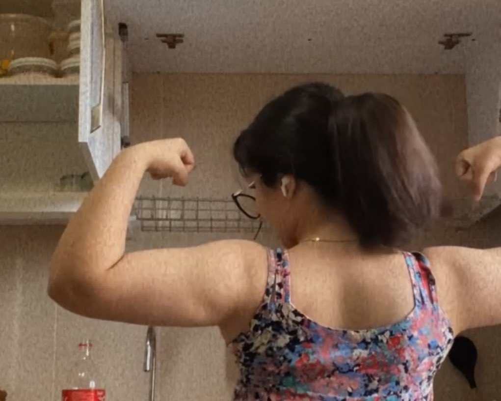 حیا و عفت و برام تعریف کن محیا