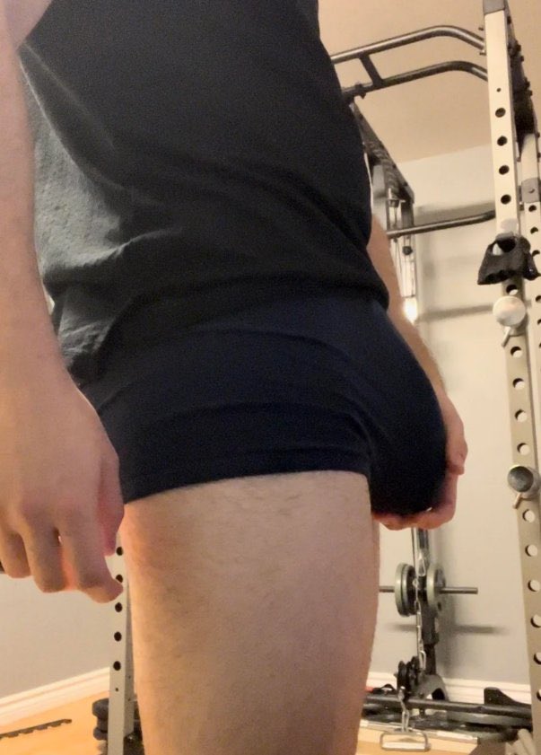 Dikunder's tweet photo. Tasty #bulge #bulto #bulgelover #abs #butt https://t.co/PyC7iTV0DD