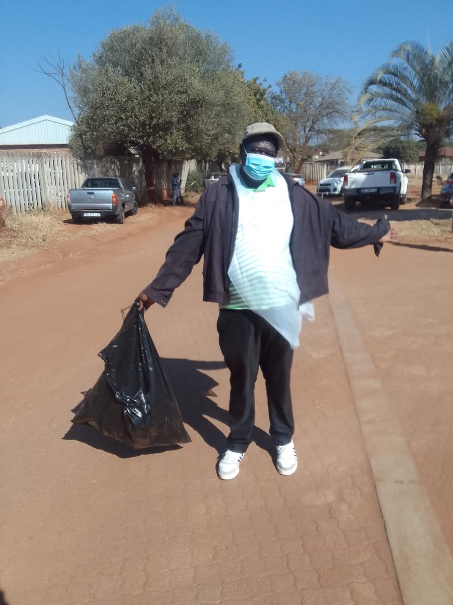 ActionSA_LP's tweet photo. As part of our remembrance of Nelson Mandela on the occasion of his life anniversary, ActionSA Limpopo Provincial Secretary, Head of Governance, Mopani Regional Secretary, Giyani Constituency Chairperson, and activists assist in cleaning Dr. CN Phatudi Hospital in Tzaneen. https://t.co/kqjdaa1kgP