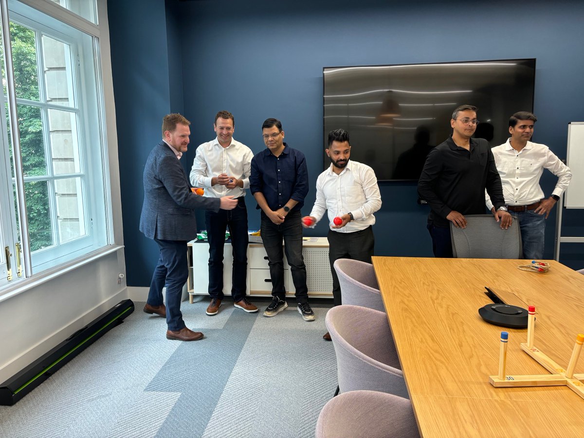 Chain_That's tweet image. What an amazing Game Challenge at our London office! Both teams from @ChainThat and @Xceedance united for fun, games, pizzas, and drinks. 🧩🍕 
Cheers to more great events and stronger bonds! 🥂

#gamechallenge #teambuilding #chainthat #xceedance