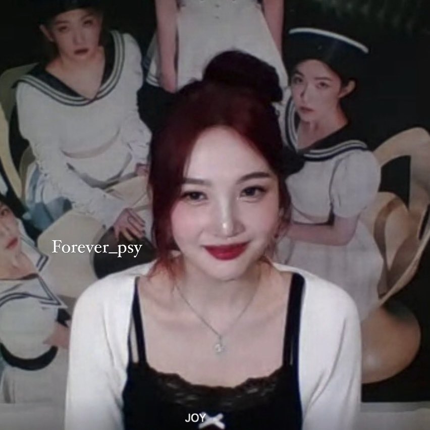 heroes_twt's tweet image. JOY DYED HER HAIR RED HELLO OMGGG ?!??!