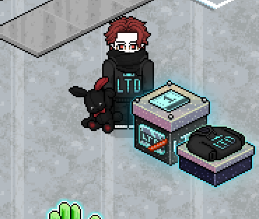 ChinaHabblet's tweet photo. que caixinha linda tão 🥺🤏
adorei a brusinha 
#Habblet #LTD #unboxing https://t.co/tVLAtyIkn6