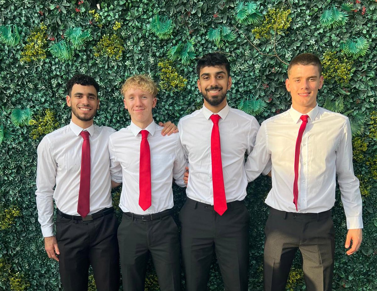 A class act 👌 

Team England looking very dapper at the World Individual Championships presentation in #Houston 😎 

Wishing the squad all the luck in the world as they begin their men’s and women’s team campaigns today.

Streaming &amp; draws ➡️wsfworldjuniors.com

#WSFjuniors