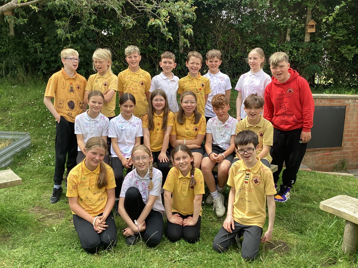 DosbarthPump's tweet photo. Year 6 leavers…we will miss you all! Pob lŵc am y dyfodol https://t.co/LdvrZh4jEw