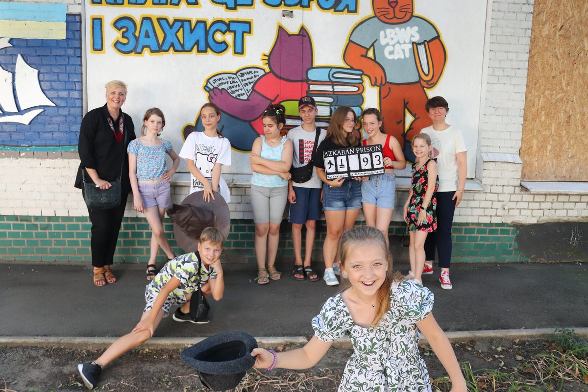 natsteblinka's tweet photo. Despite the war, air-raid alarm and electricity shortage Odesa children study media literacy with the help of Harry Potter universe. Did Rita Skeeter follow the professional standards of journalism? How to organize a talk show about Aunt Marge's case? Join us, if you want to know https://t.co/QmMGnAlb2y