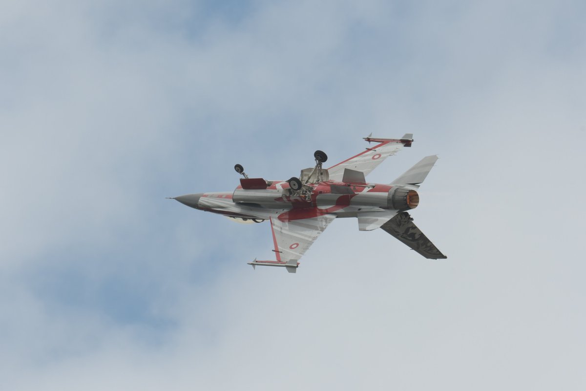 Farnborough Airshow tweet media