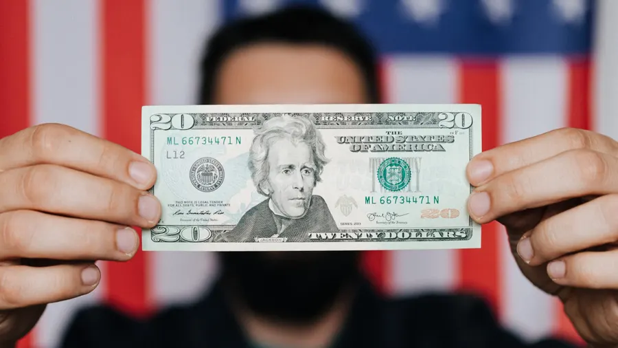 ForbesAdvisorUK's tweet photo. With sterling at a 1-year high against the US dollar, use our calculator to work out how many greenbacks you can get for your pounds
👉https://t.co/7w0uuPdB8Q https://t.co/F3cgNjvD3L