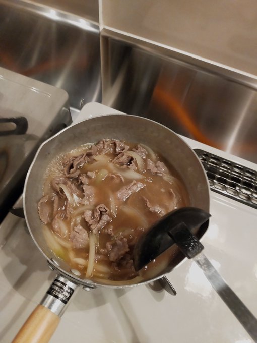 グフフ…今日は牛めしじゃ… 