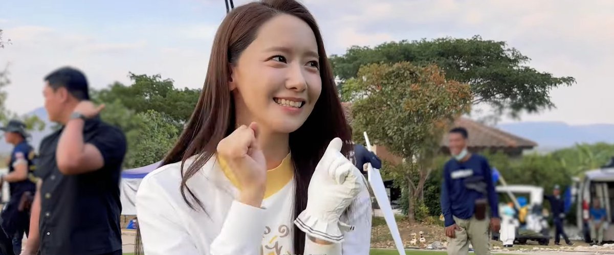 tanyalmighty's tweet image. thank you YoonA for inventing face card

#LimYoonA #임윤아 #WideAngle