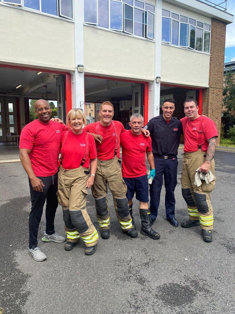 Amazing work by LFB Chingford W/W on Sunday holding a car wash for the Firefighter Charity. Raised over £500. Well done. 👏 <a href="/LondonFire/">London Fire Brigade</a> @DMclatchey @nsguyett