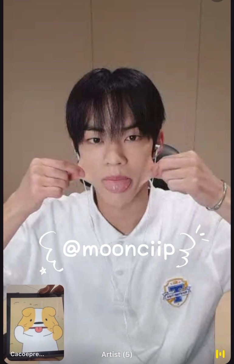 아니 뭔 볼이 뭐 저렇게 늘어남ㅋㅌㅋㅌㅋㅋㅌㅋㅌㅋㅌㅋㅋㅋㅋㅋ