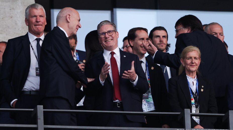 🌟 NEW BLOG 🌟

🗣️ Labour is on a European honeymoon, but tougher tests await...

👉 <a href="/joelreland/">Joël Reland</a> writes that there are a number of challenges for Starmer on the Windsor Framework, border controls, Northern Ireland, and more.

ukandeu.ac.uk/labour-is-on-a…