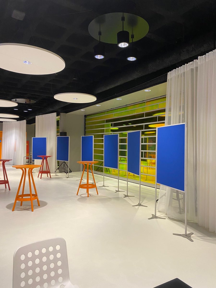 Ontdek onze indrukwekkende beursstands! Maatwerk van topkwaliteit, geproduceerd in Almere. Bekijk onze creaties op abcdisplay.nl. #Beursstands #Maatwerk #Almere