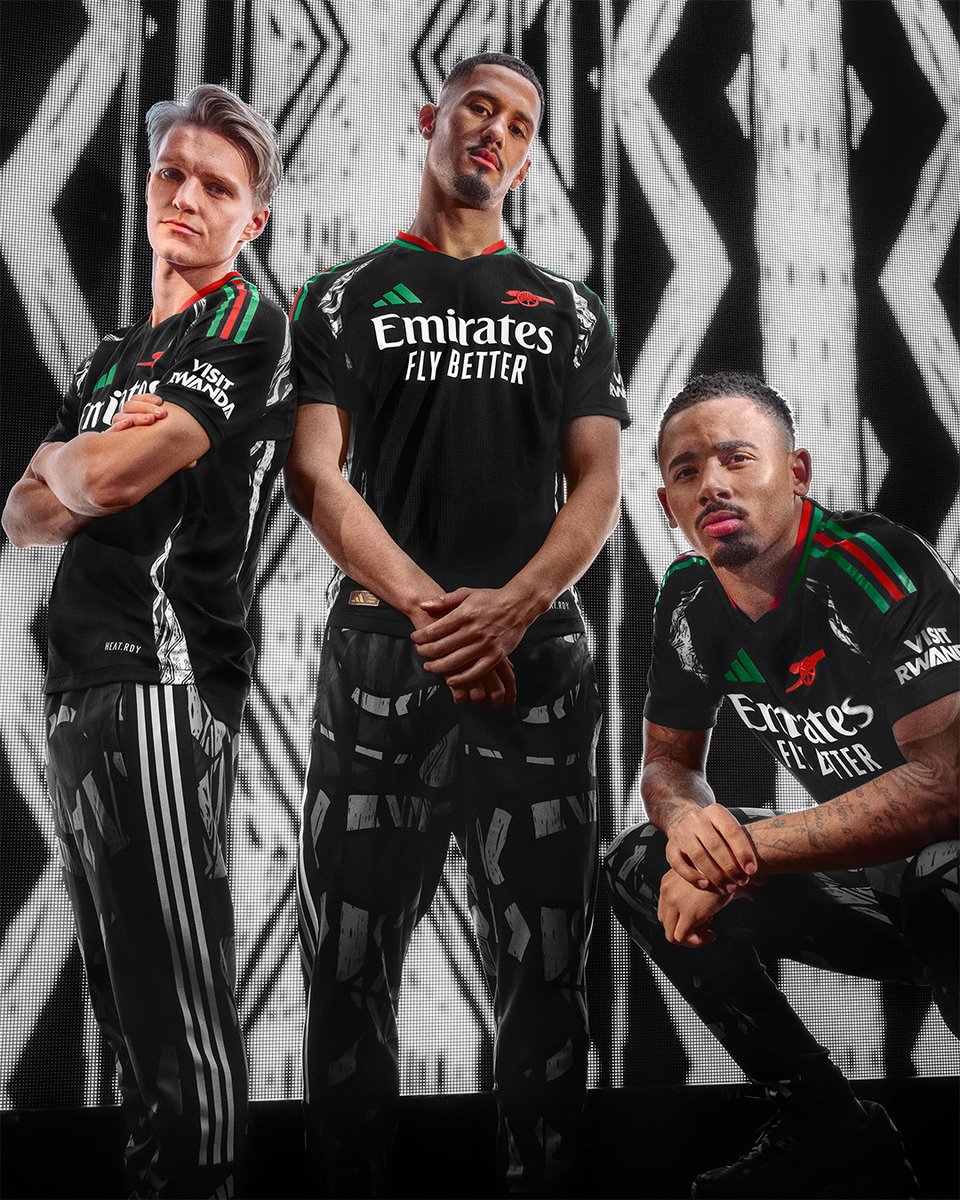 ProD_Soccer_FR's tweet photo. Arsenal sort leur maillot extérieur pour la saison 2024/25 🔥

Très chouette 😍

Retrouve le maillot en ligne sur Pro:Direct Soccer 📲 https://t.co/OMLJxQZZeh https://t.co/tdQykzsU1s