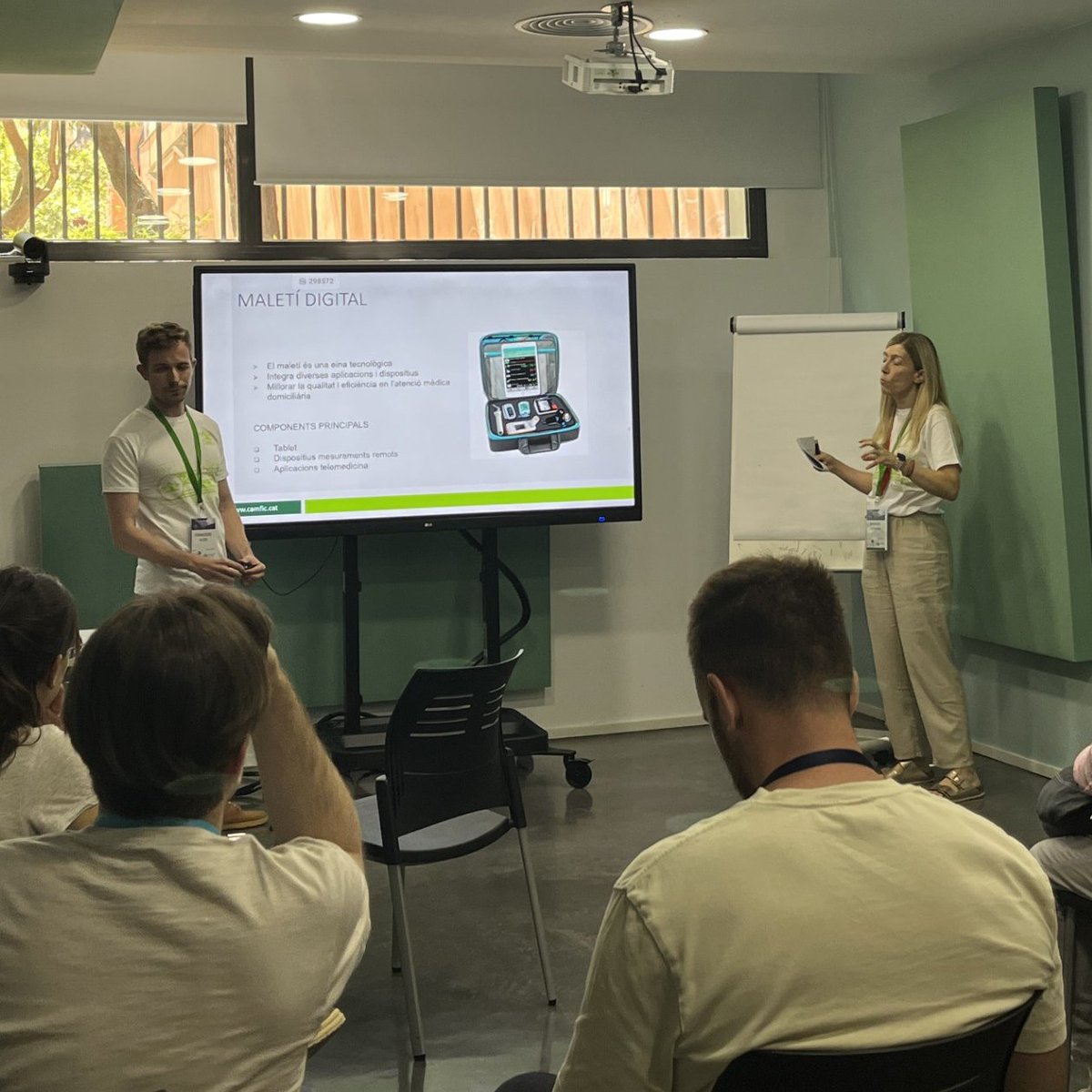 <a href="/CarmeSaperas/">Carme Saperas</a> <a href="/martacardenasr/">👩🏽‍⚕️Marta CárdenasR</a> <a href="/RouSanColl/">Rou Sanchez Collado</a> <a href="/DigitalCAMFiC/">Salut Digital CAMFIC</a> Tallers #SalutDigital👉Kit bàsic digital pel dia a dia amb <a href="/francesc_alos/">Francesc Alòs</a> i <a href="/ciumontse/">Montse Ciurana</a> on s'han presentat, entre altres coses, apps de salut per a la presa de decisions i el #maletídigital, una eina que integra aplicacions i dispositius que pot millorar l'atenció domiciliària.